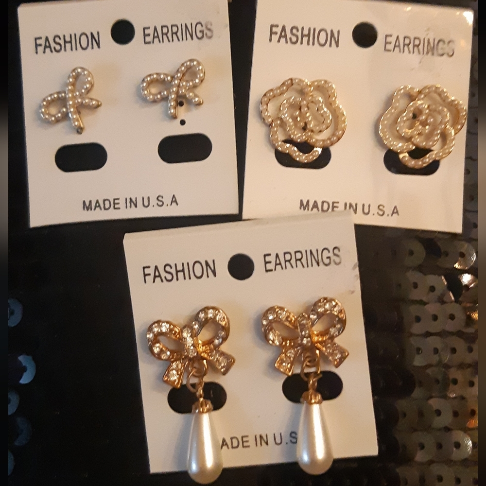 New Elegant Gold and Pearl Fashion Earrings Set Of 3. Bride, Flower Girl & Mom.❤